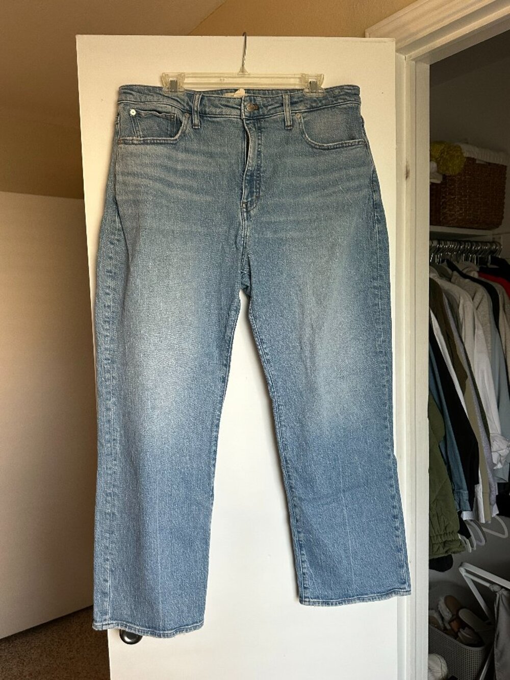 Size 31 Madewell 'Curvy 90s Straight' Jean, Medium/Light wash